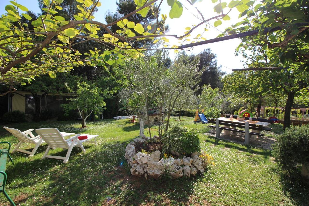 Modern Apartment Sabina With Nice Garden Poreč Zewnętrze zdjęcie