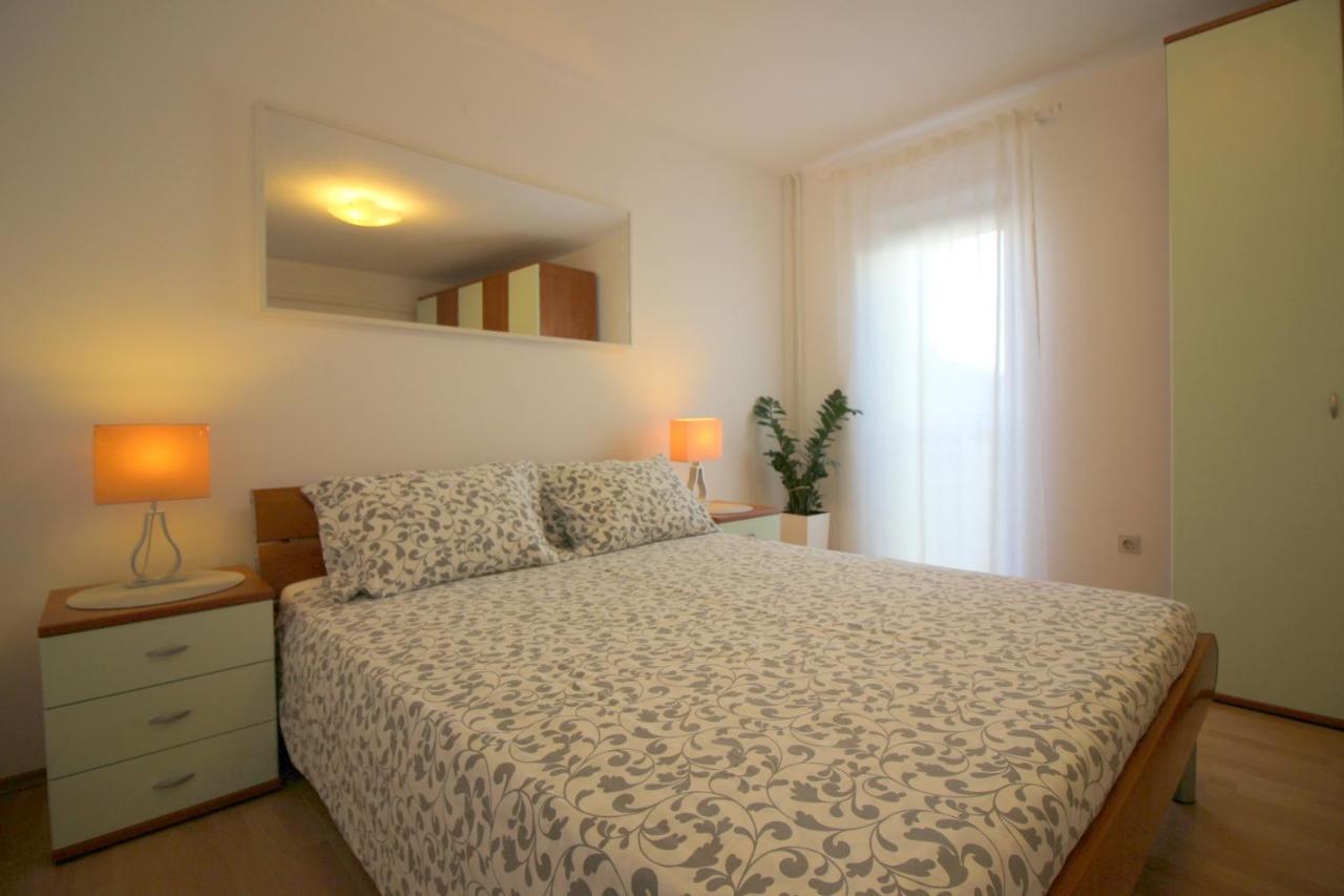 Modern Apartment Sabina With Nice Garden Poreč Zewnętrze zdjęcie