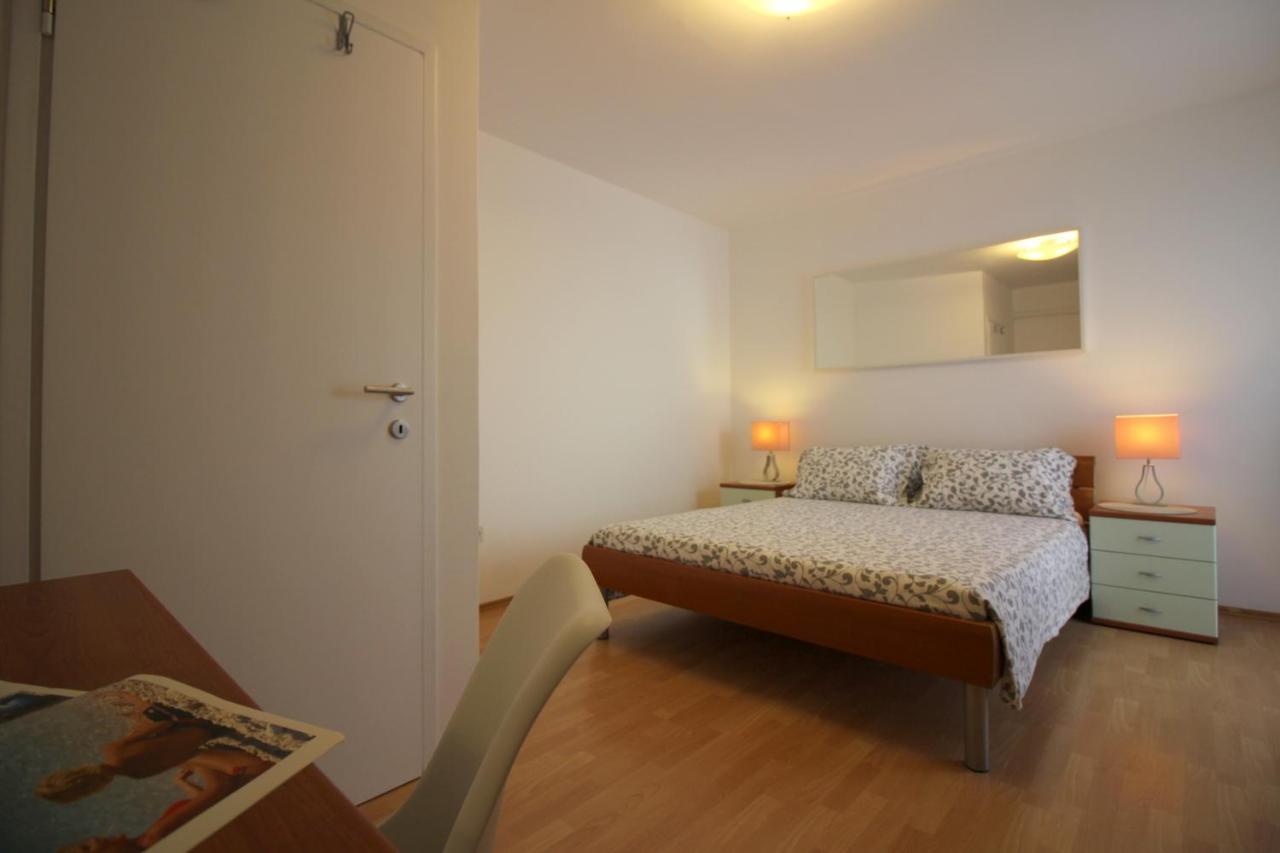 Modern Apartment Sabina With Nice Garden Poreč Zewnętrze zdjęcie