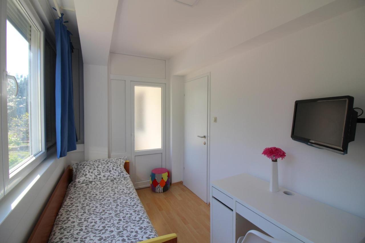 Modern Apartment Sabina With Nice Garden Poreč Zewnętrze zdjęcie