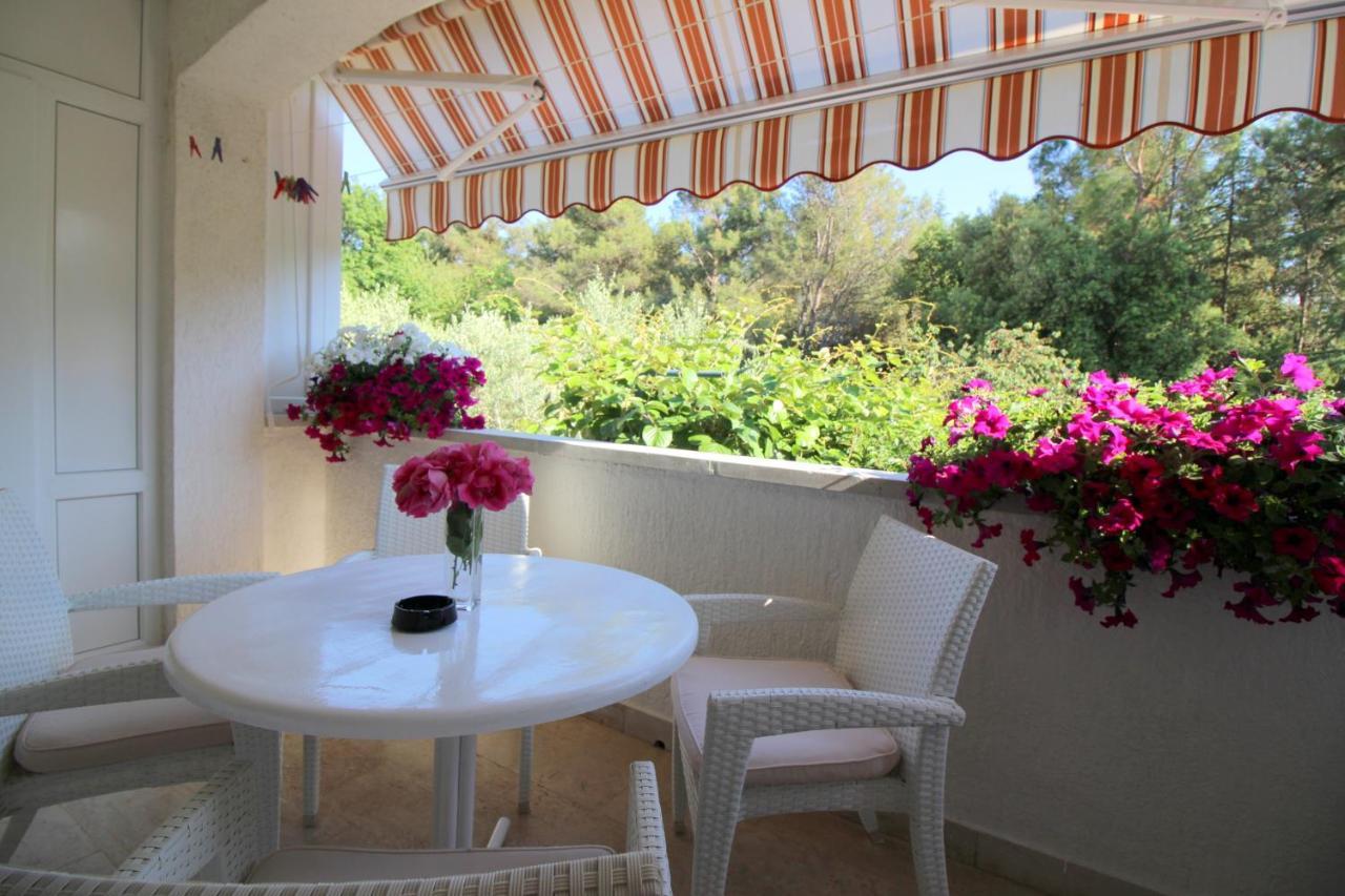 Modern Apartment Sabina With Nice Garden Poreč Zewnętrze zdjęcie