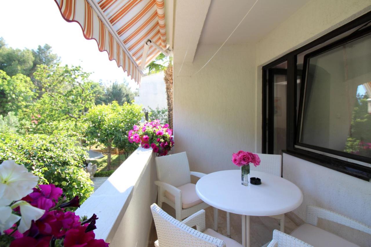 Modern Apartment Sabina With Nice Garden Poreč Zewnętrze zdjęcie